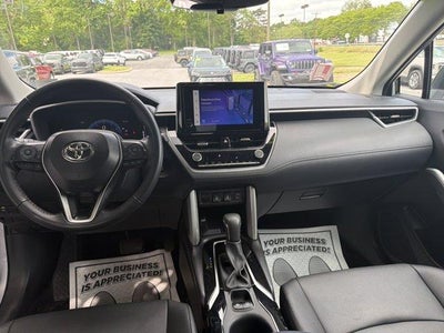 2025 Toyota Corolla Cross XLE 4WD (Natl)