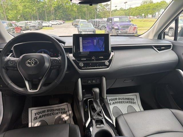 2025 Toyota Corolla Cross XLE 4WD (Natl)