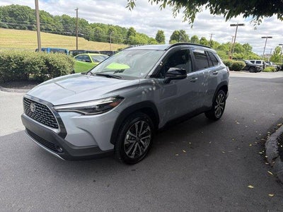 2025 Toyota Corolla Cross XLE 4WD (Natl)