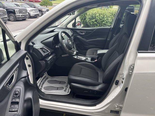 2022 Subaru Forester Premium CVT