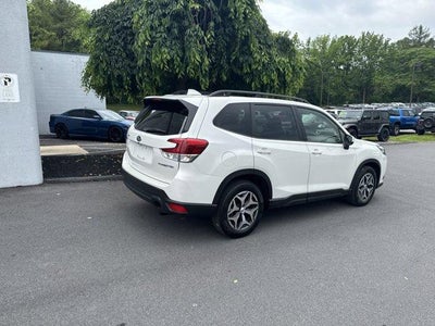 2022 Subaru Forester Premium CVT