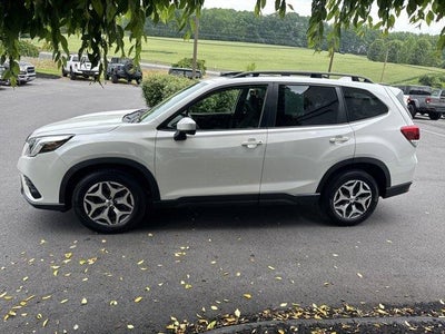 2022 Subaru Forester Premium CVT