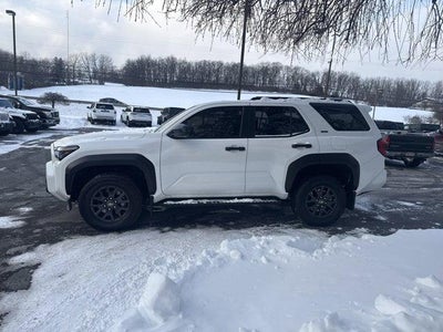 2025 Toyota 4Runner SR5 4WD (GS)