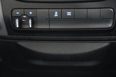 2017 RAM 1500 Express 4x4 Quad Cab 6'4" Box