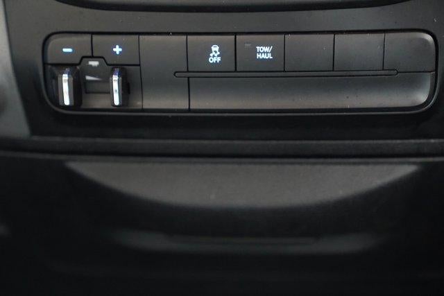 2017 RAM 1500 Express 4x4 Quad Cab 6'4" Box