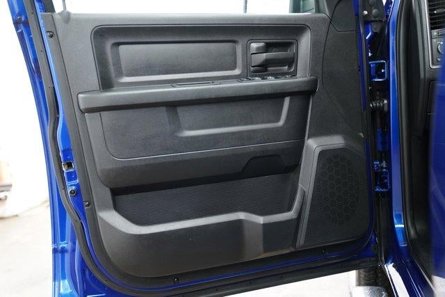2017 RAM 1500 Express 4x4 Quad Cab 6'4" Box