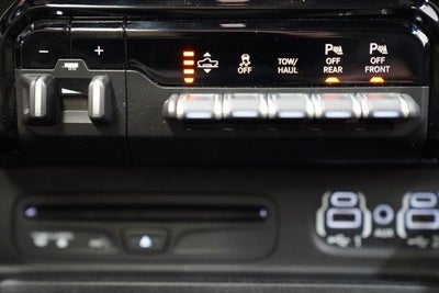 2019 RAM 1500 Limited 4x4 Crew Cab 5'7" Box