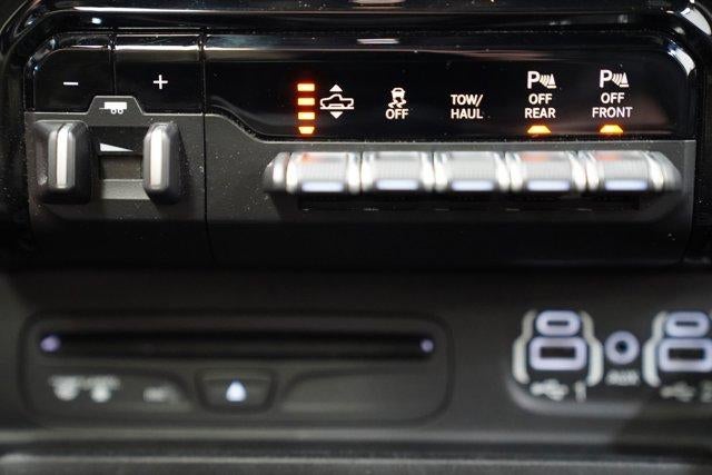 2019 RAM 1500 Limited 4x4 Crew Cab 5'7" Box