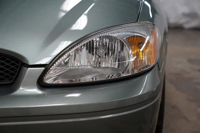 2007 Ford Taurus 4dr Sdn SE