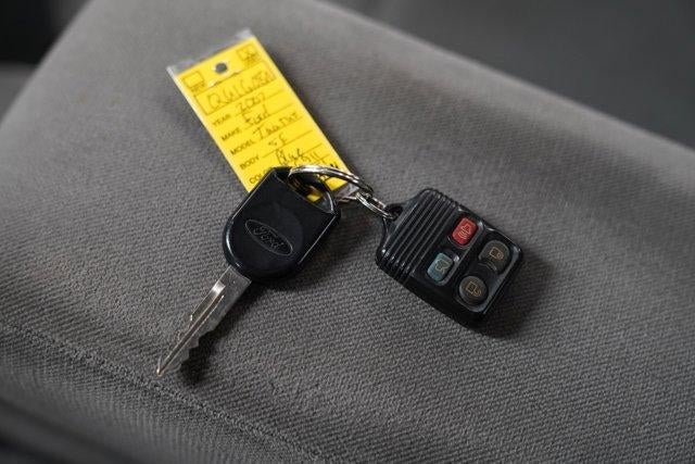 2007 Ford Taurus 4dr Sdn SE