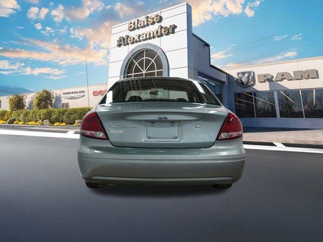2007 Ford Taurus 4dr Sdn SE