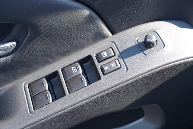 2024 Nissan Frontier Crew Cab 4x4 SV