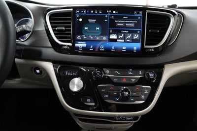 2024 Chrysler Pacifica Touring L FWD