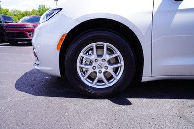 2024 Chrysler Pacifica Touring L FWD