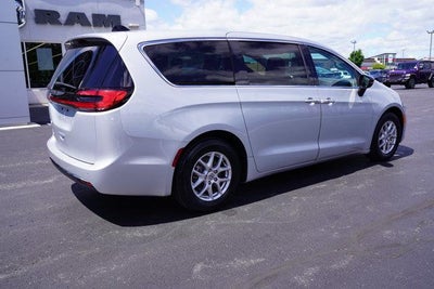 2024 Chrysler Pacifica Touring L FWD