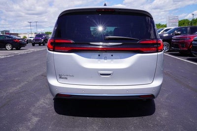 2024 Chrysler Pacifica Touring L FWD