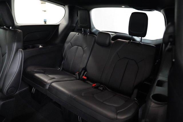 2026 Chrysler Pacifica Select FWD