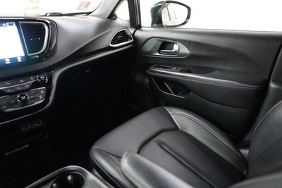 2025 Chrysler Pacifica Select FWD