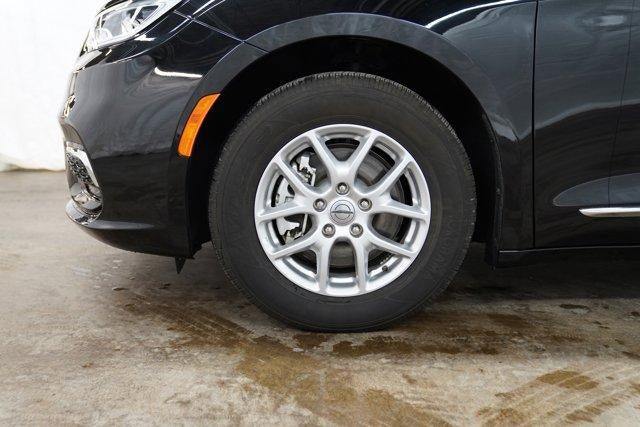 2025 Chrysler Pacifica Select FWD