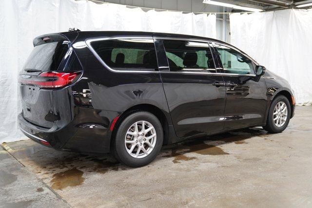 2025 Chrysler Pacifica Select FWD