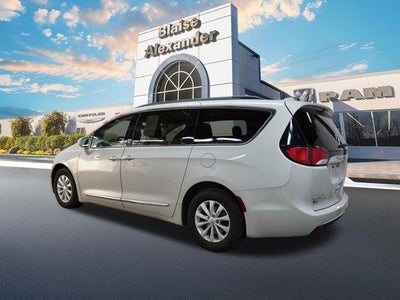 2017 Chrysler Pacifica Touring-L FWD