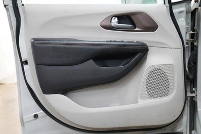 2017 Chrysler Pacifica Touring-L FWD