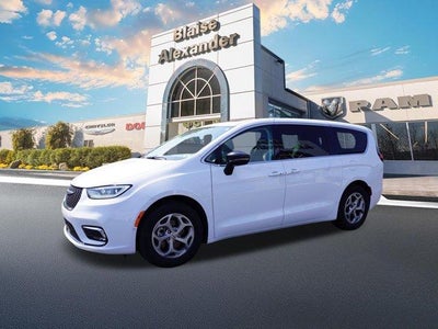 2024 Chrysler Pacifica Limited FWD
