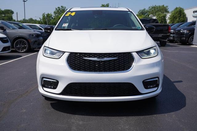2024 Chrysler Pacifica Limited FWD