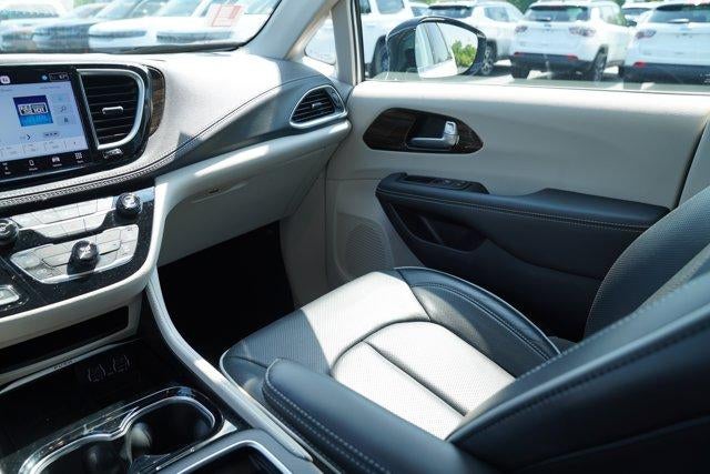 2024 Chrysler Pacifica Limited FWD