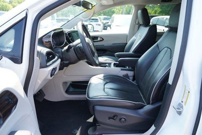2024 Chrysler Pacifica Limited FWD