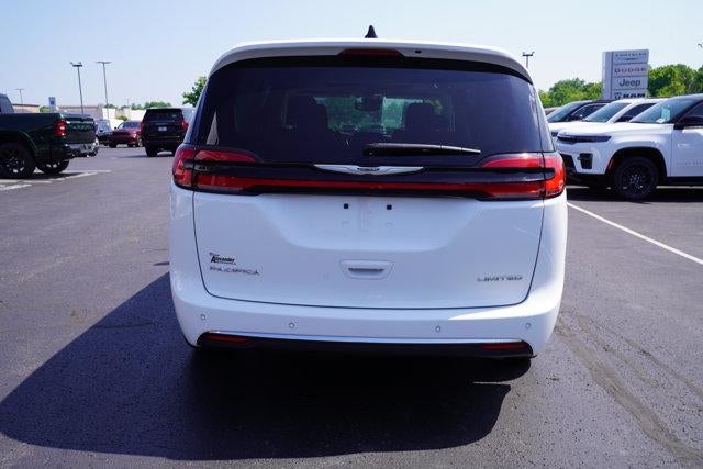 2024 Chrysler Pacifica Limited FWD