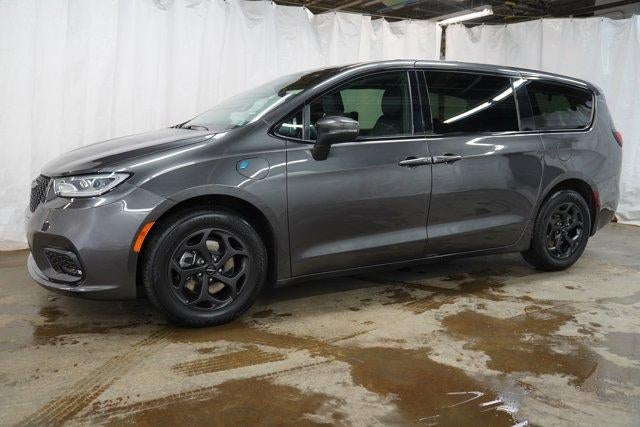 2023 Chrysler Pacifica Hybrid Touring L FWD