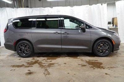 2023 Chrysler Pacifica Hybrid Touring L FWD