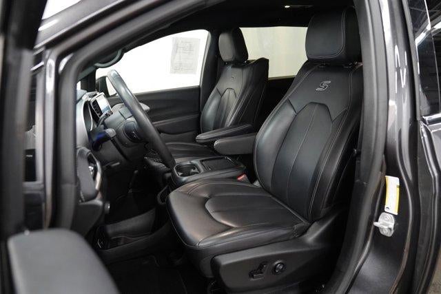 2023 Chrysler Pacifica Hybrid Touring L FWD