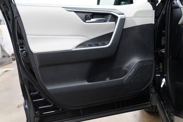 2025 Toyota RAV4 XLE AWD (Natl)