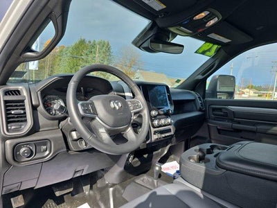2024 RAM 3500 Tradesman 4x4 Reg Cab 8' Box