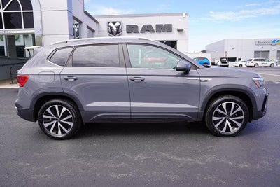 2022 Volkswagen Taos SE 4MOTION