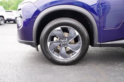 2025 Nissan Rogue AWD SV