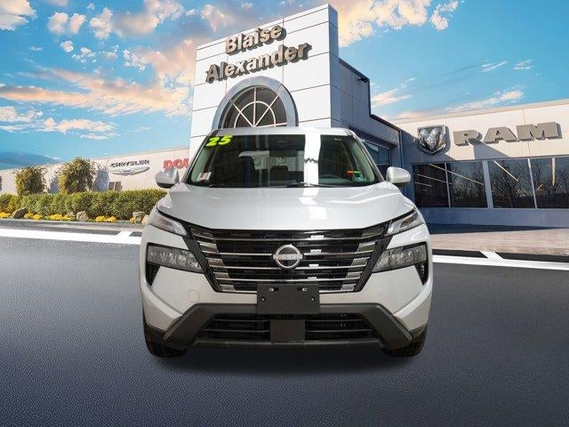 2025 Nissan Rogue AWD SV