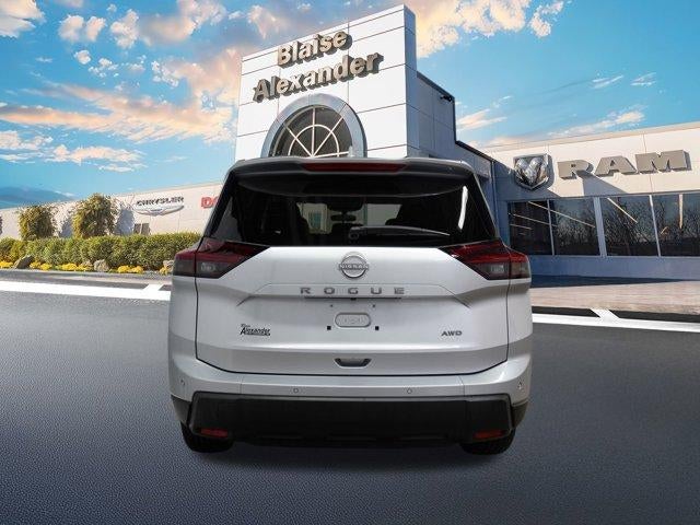 2025 Nissan Rogue AWD SV