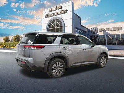 2025 Nissan Pathfinder S 2WD