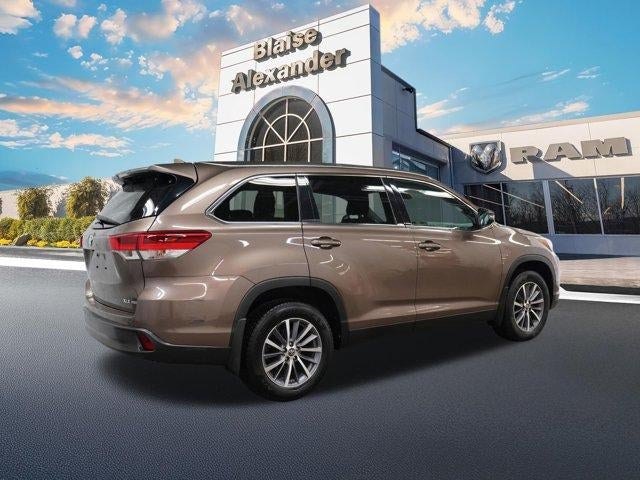 2019 Toyota Highlander SE V6 AWD (Natl)