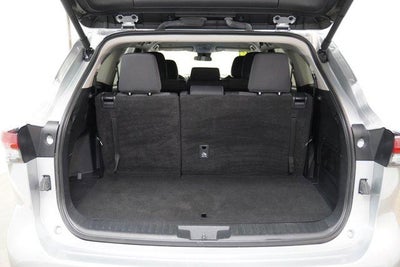 2024 Toyota Highlander LE AWD (SE)