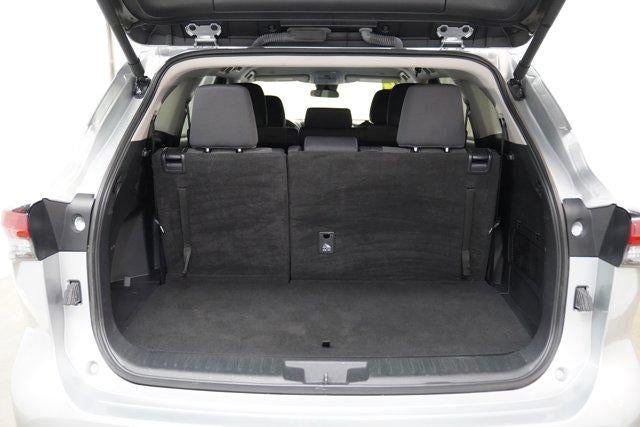 2024 Toyota Highlander LE AWD (SE)