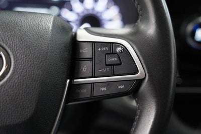 2024 Toyota Highlander LE AWD (SE)