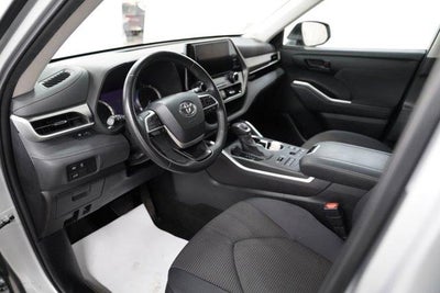 2024 Toyota Highlander LE AWD (SE)