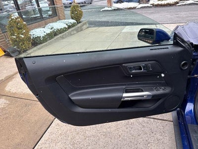 2016 Ford Mustang 2dr Fastback V6