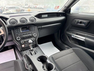 2016 Ford Mustang 2dr Fastback V6