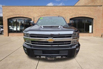 2019 Chevrolet Silverado 3500 HD Crew Cab Standard Box 4-Wheel Drive High Country