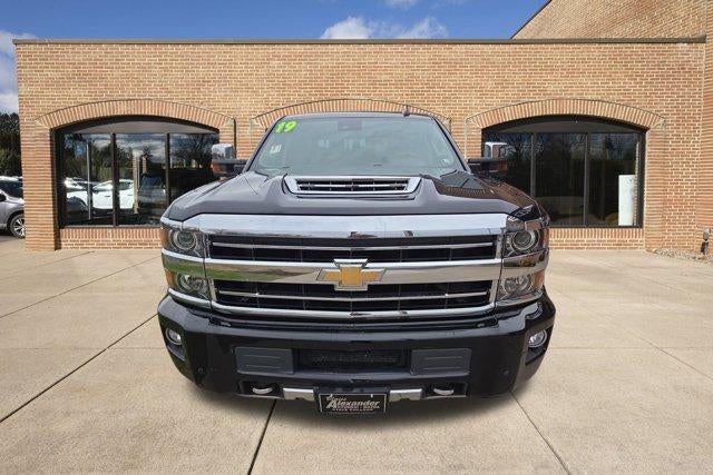 2019 Chevrolet Silverado 3500 HD Crew Cab Standard Box 4-Wheel Drive High Country